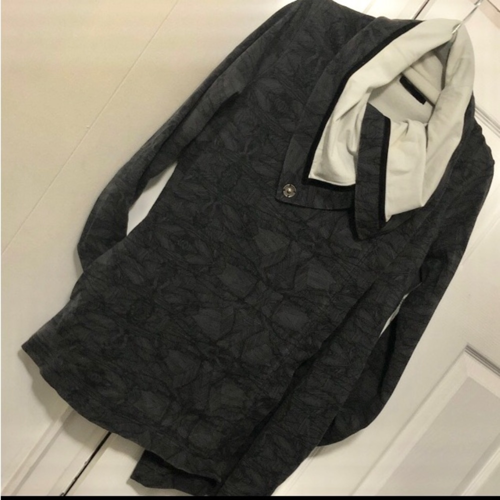 lululemon (8) Rare Savasana Wrap Cowl Neck Collar Vintage Jacket